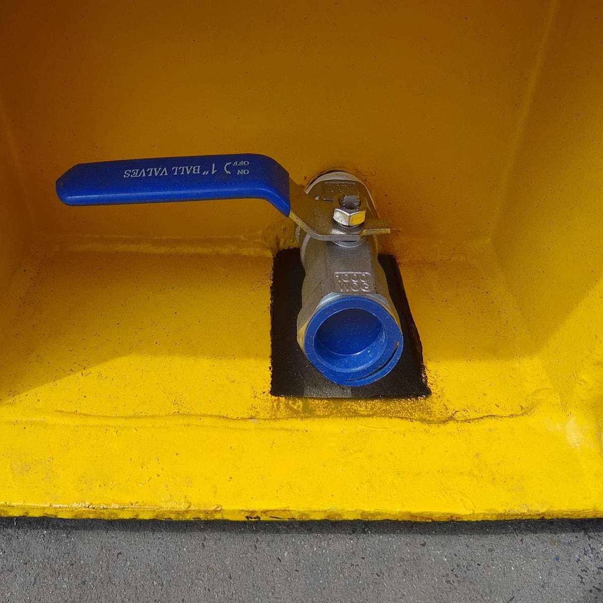 8&rsquo; Containment Cube - Tupcan Pty Ltd